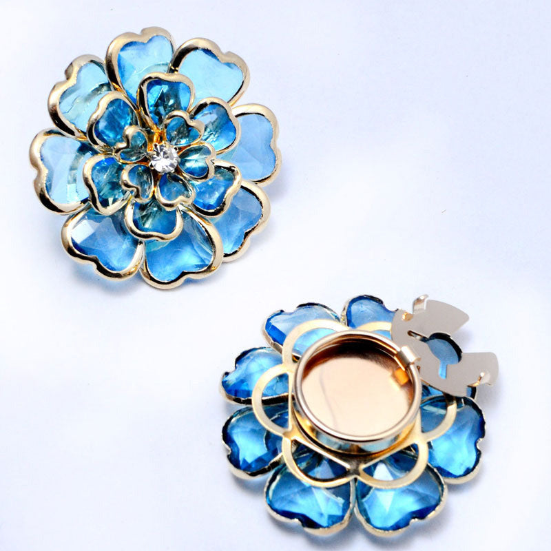 🌸 Clip cubrebotones con perlas y flores