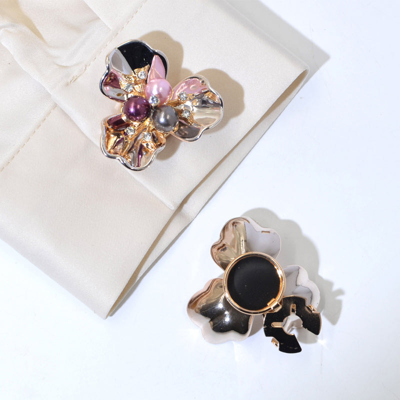 🌸 Clip cubrebotones con perlas y flores